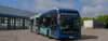 Gelenkbus der Stadtwerke Remscheid mit Aufschrift „Bitte einsteigen“, steht auf dem Betriebshof vor einer Halle.